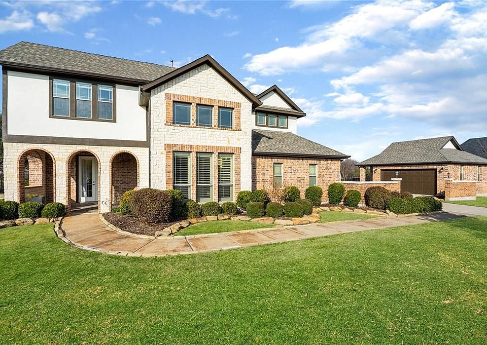 1st image of 255 Stanford Dr