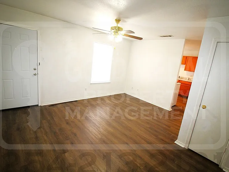 1708 Windward Dr — Photo 3