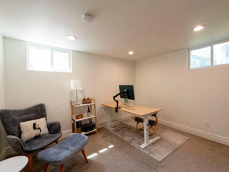 2201 E Wilson Ave — Photo 14