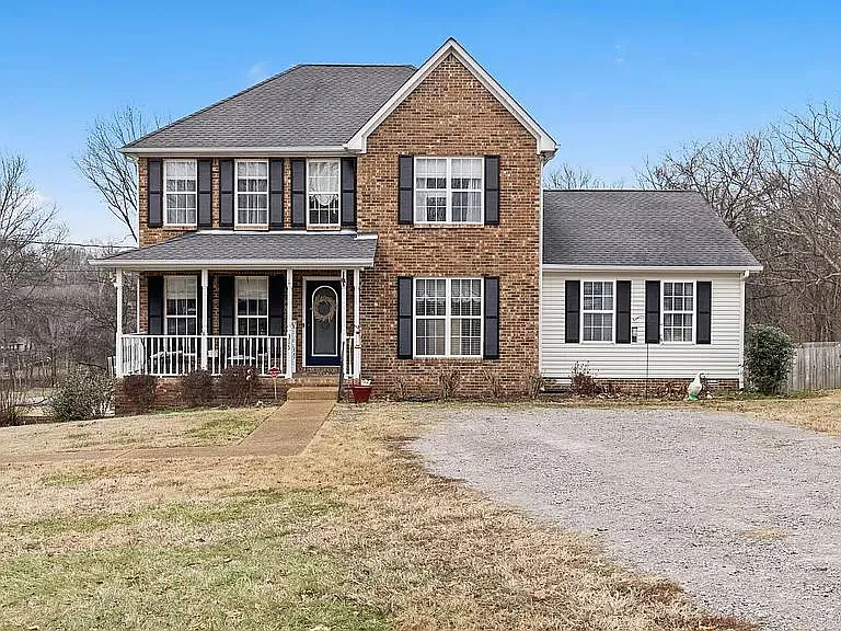 4 bed, 2728 sqft, $2,550 — Photo 1