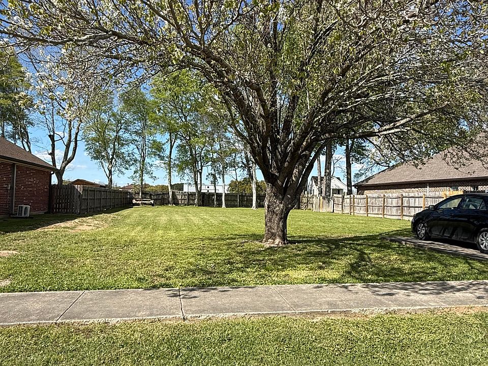 1st image of 106 Briarmeadow Dr