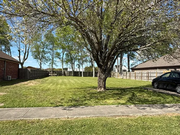 106 Briarmeadow Dr, Lafayette, LA 70508