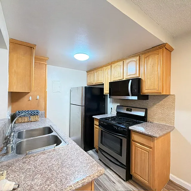 1 bed, 700 sqft, $2,075 — Photo 3