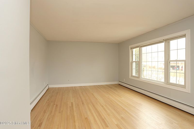 5th image of 15 Greenway Drive