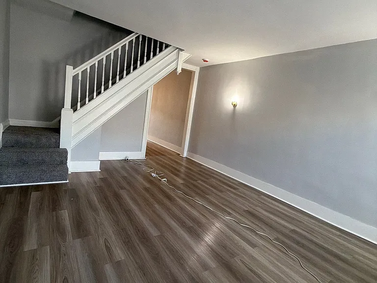 2050 Cecil Ave — Photo 5