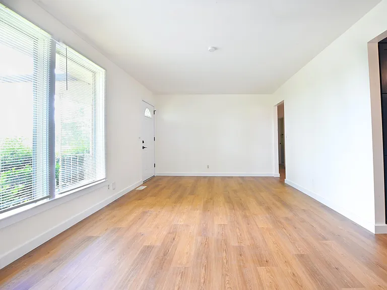 2805 Galesburg Dr — Photo 12