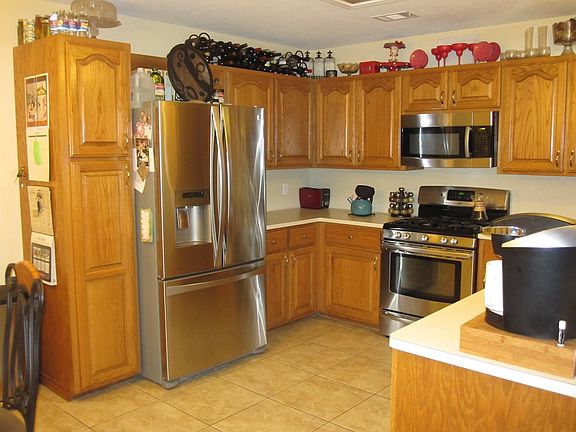 3rd image of 3731 Oakdale Dr
