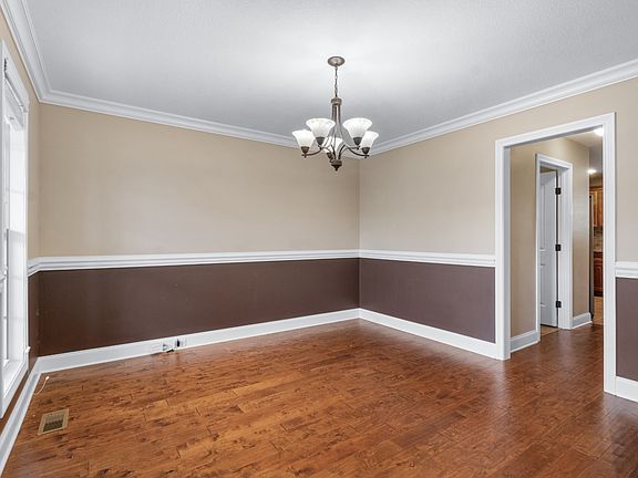 5th image of 1484 Amberley Dr