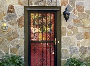 125 Stoneleigh Rd, Fairfield, CT 06825