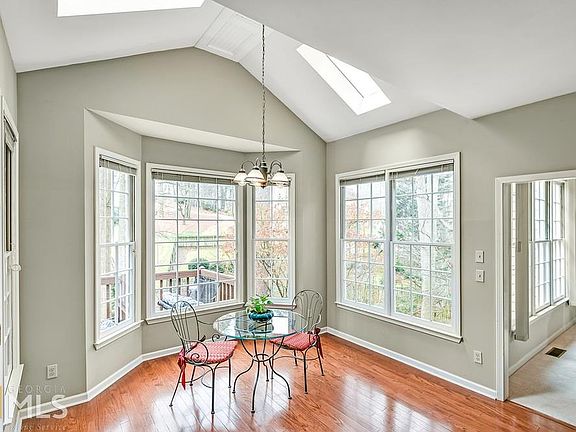 4th image of 1015 Olde Canter Ct