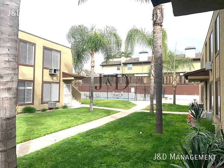 909 S Sunshine Ave S — Photo 11