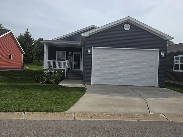 5624 Kingsley Dr, Rockford, MI 49341