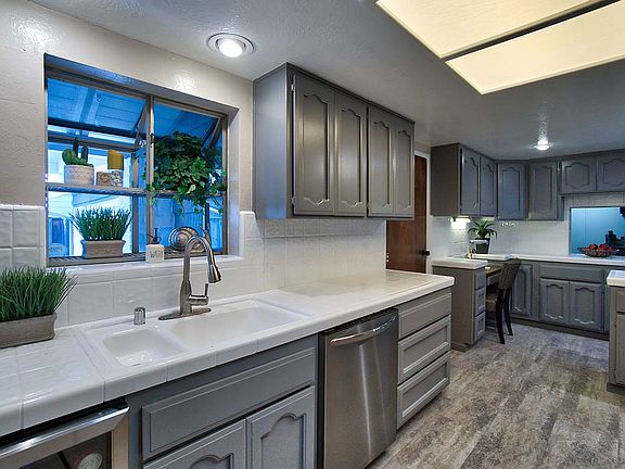 2nd image of 1443 Gretel Ln