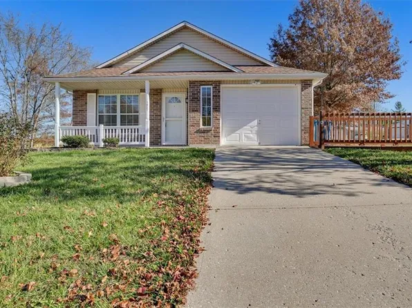 1821 S Whitney Dr, Independence, MO 64057