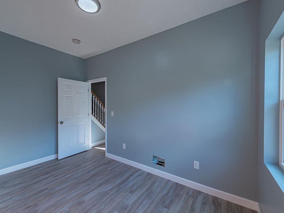 1st image of 412 Borland St