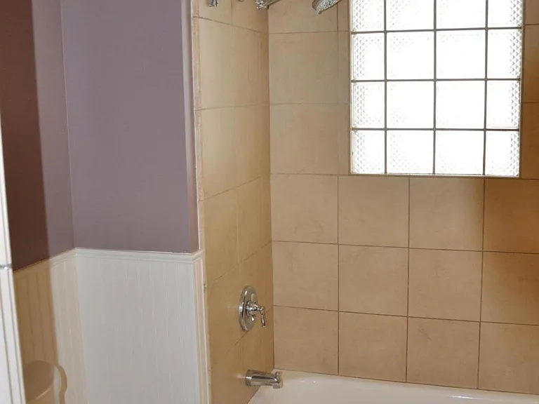 3829 Elmwood Ave — Photo 7