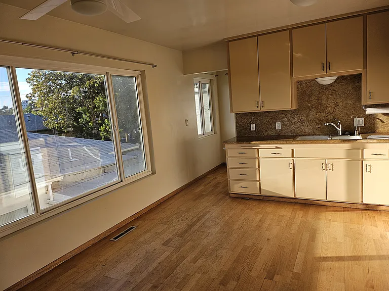 5818 Lauretta St — Photo 10
