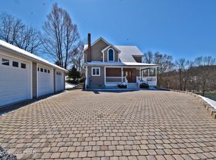 1680 Sunrise Blvd, Mount Bethel, PA 18343