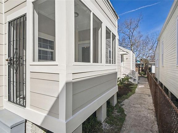 3rd image of 4031 Dhemecourt St