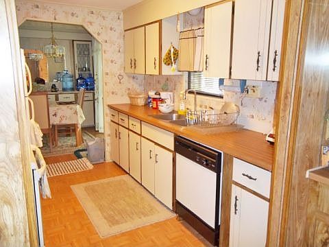2nd image of 1746 Inverary Dr