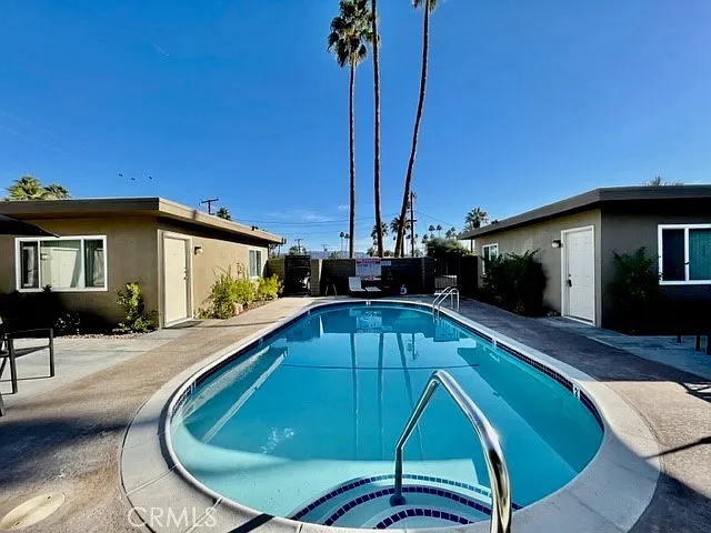 3 bed, 1100 sqft, $2,495 — Photo 3