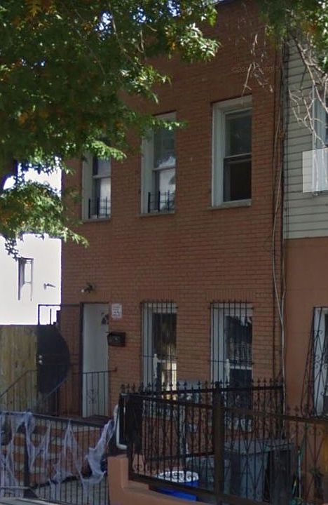2nd image of 1216 Putnam Ave
