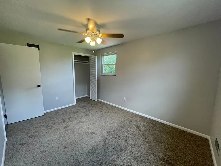 112 Woodlawn - (06107) — Photo 9
