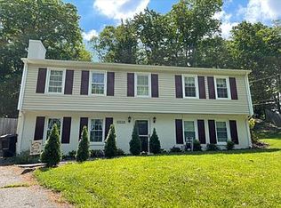 3030 Sedgefield Rd, Roanoke, VA 24015