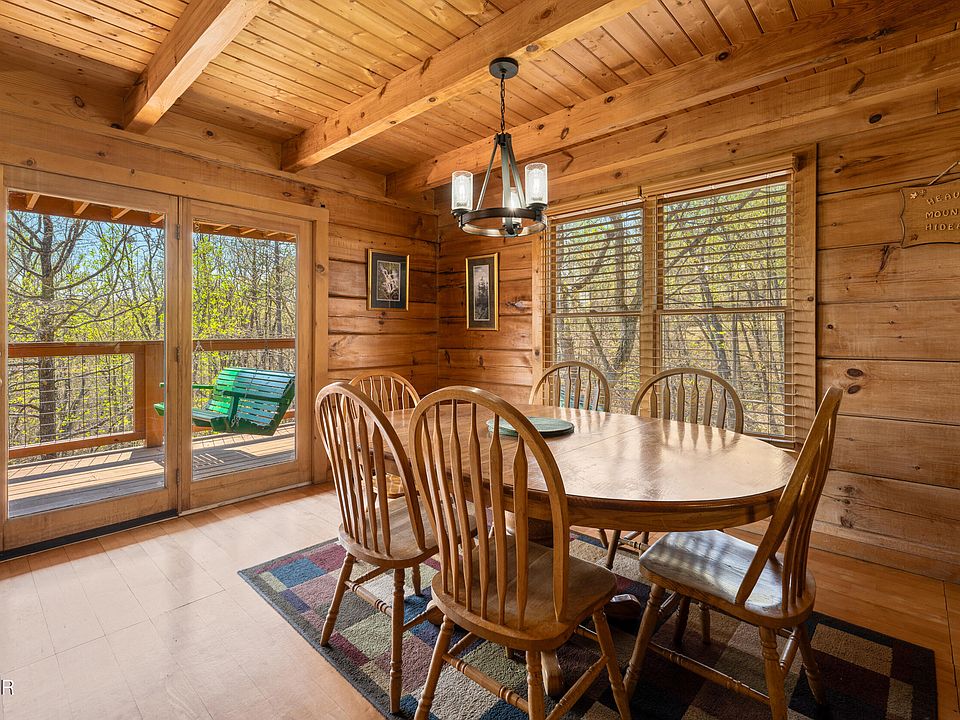 10th image of 1855 Spring Hill Dr