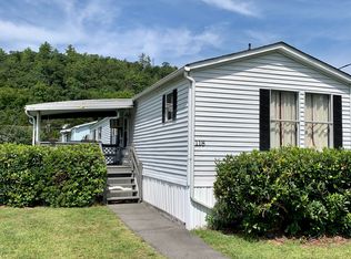 118 Green Meadow Ct, Milford, PA 18337
