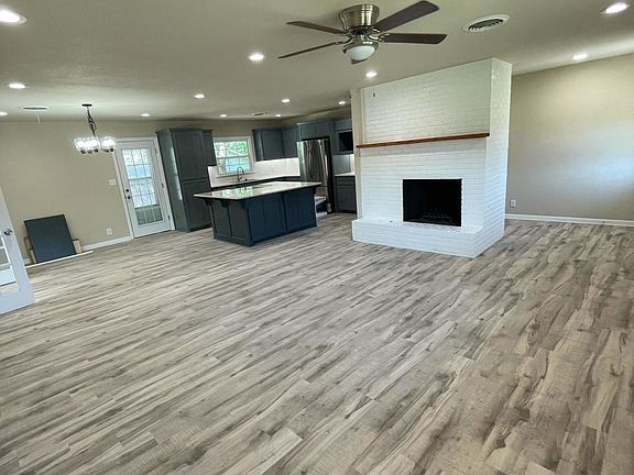 5th image of 511 Holman Ln