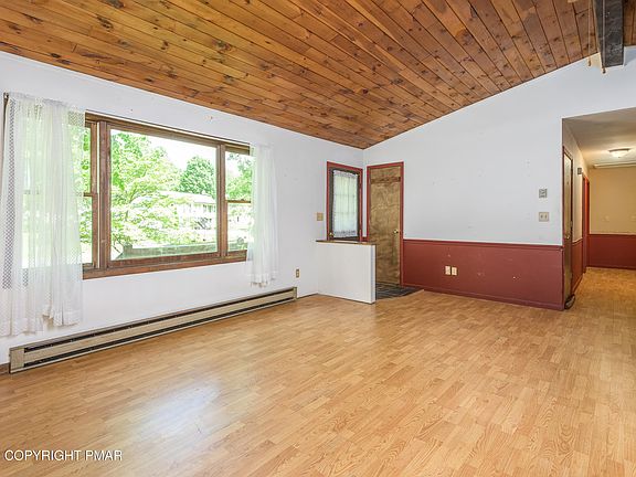 3rd image of 2289 Walnut Trl