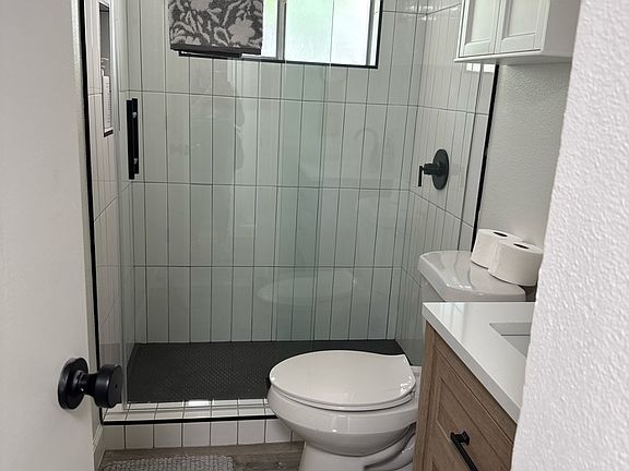 4th image of 1608 Valleyridge Dr #A