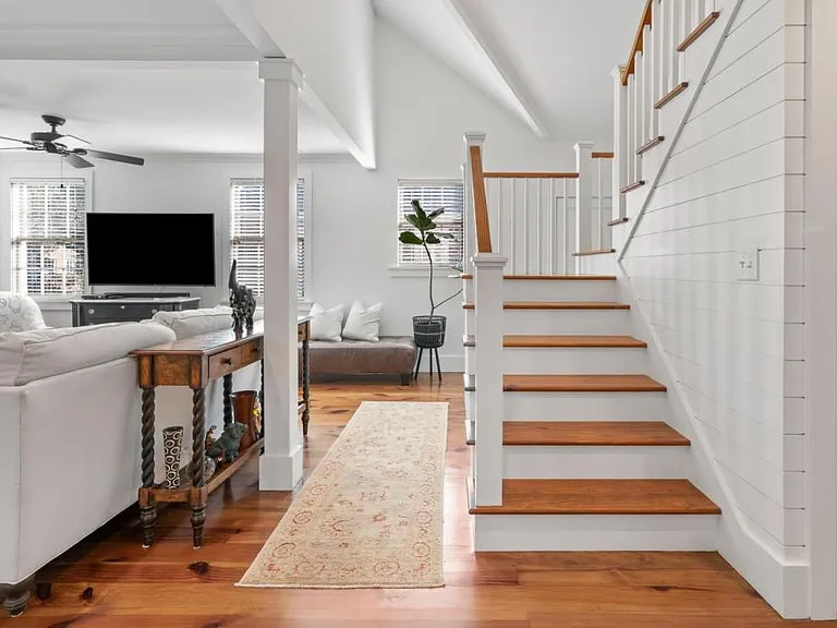 59 Beverly Rd — Photo 8