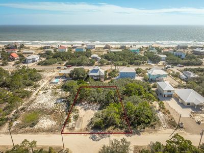 1048 W Pine Ave, Saint George Island, FL, 32328