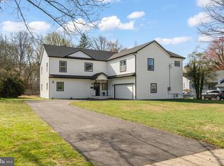 32 Wagon Bridge Run, Moorestown, NJ 08057