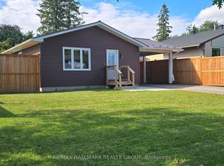 221 Castlefrank Rd, Ottawa, ON K2L 1T4