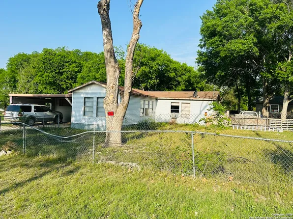 818 Schumacher, New Braunfels, TX 78130