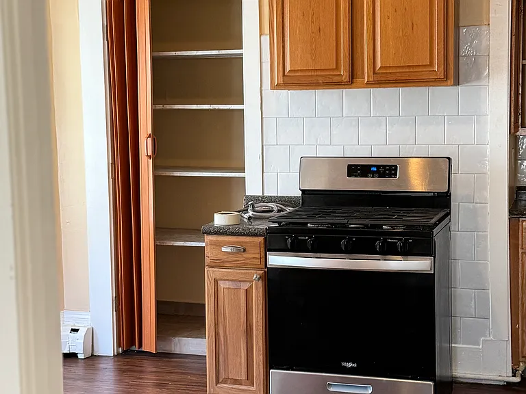 957 Warren Ave #2 — Photo 3