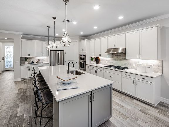 Large, Spacious Kitchen