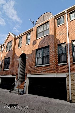 1st image of 2144 N Winchester Ave #B