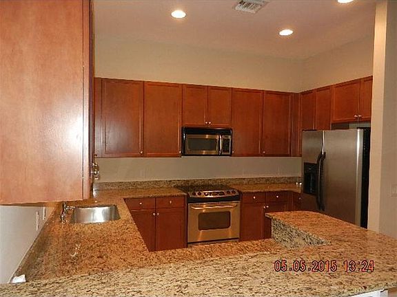 3rd image of 1865 Highland Groves Dr