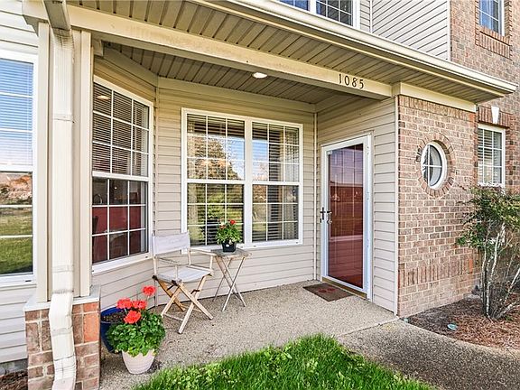 2nd image of 1085 Grand Oak Ln #127