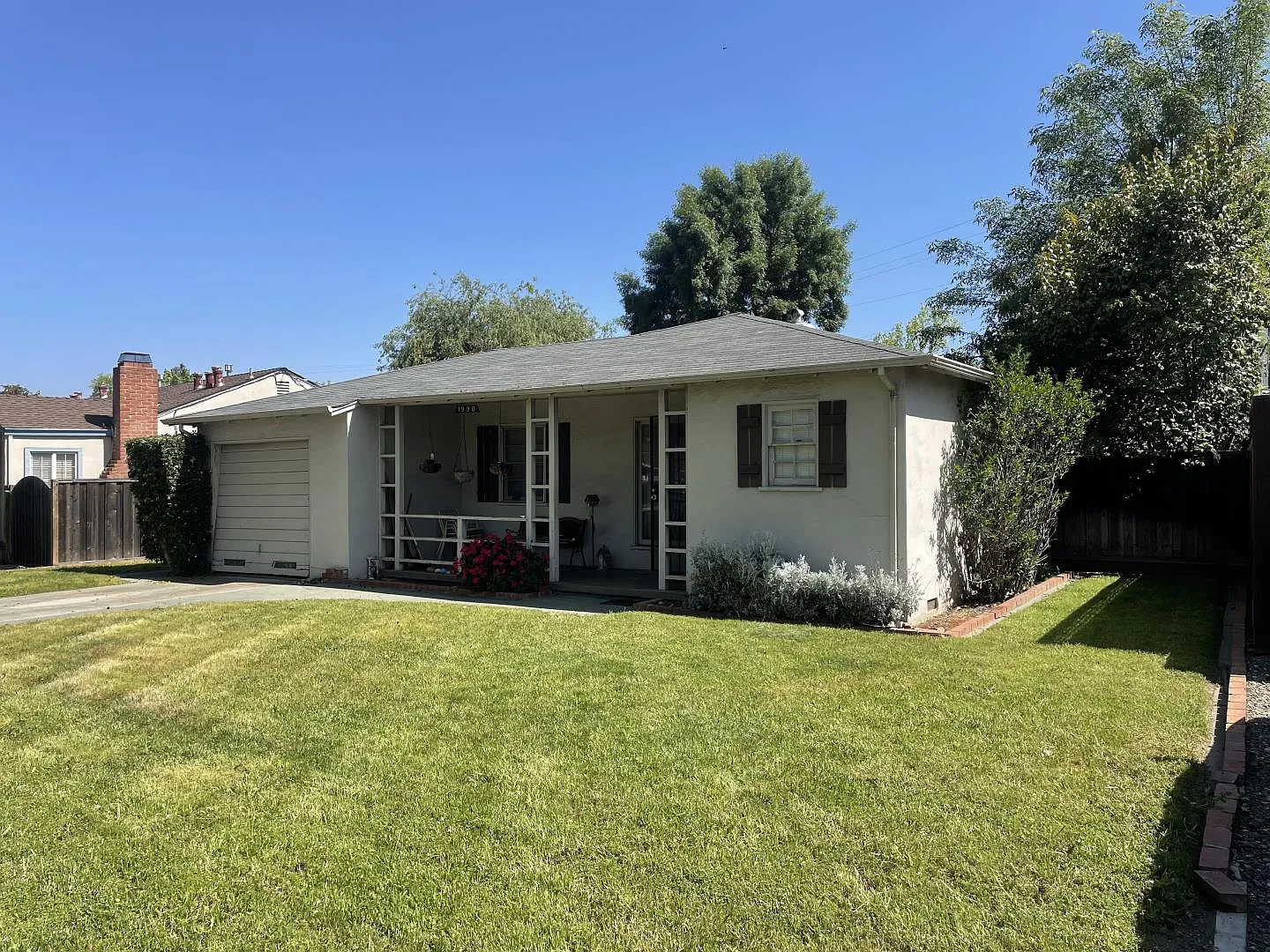 1990 Bird Ave photo 1