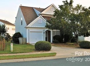3326 Elizabeth Glen Dr, Charlotte, NC 28270