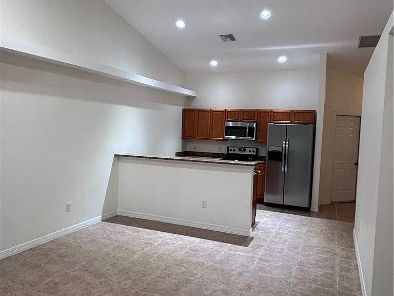 1117 SW 8th Pl — Photo 2