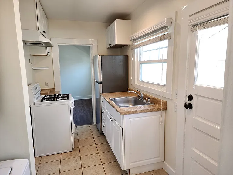 276 C Ave — Photo 5