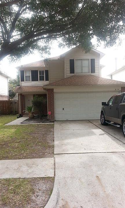 1st image of 834 Oak West Dr