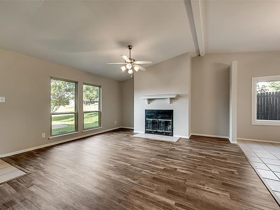 3rd image of 4233 Iola Ave