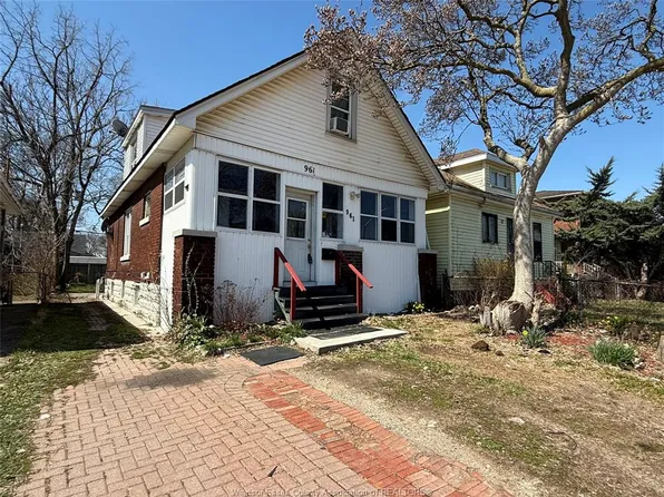 961 Campbell Ave, Windsor, ON N9B 2J4